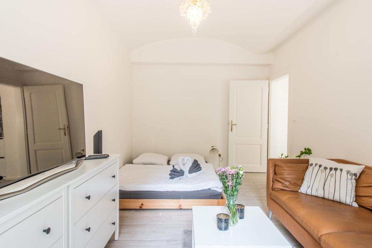 Quiet Apartment In The City Center With Own Terrace Praha Eksteriør bilde